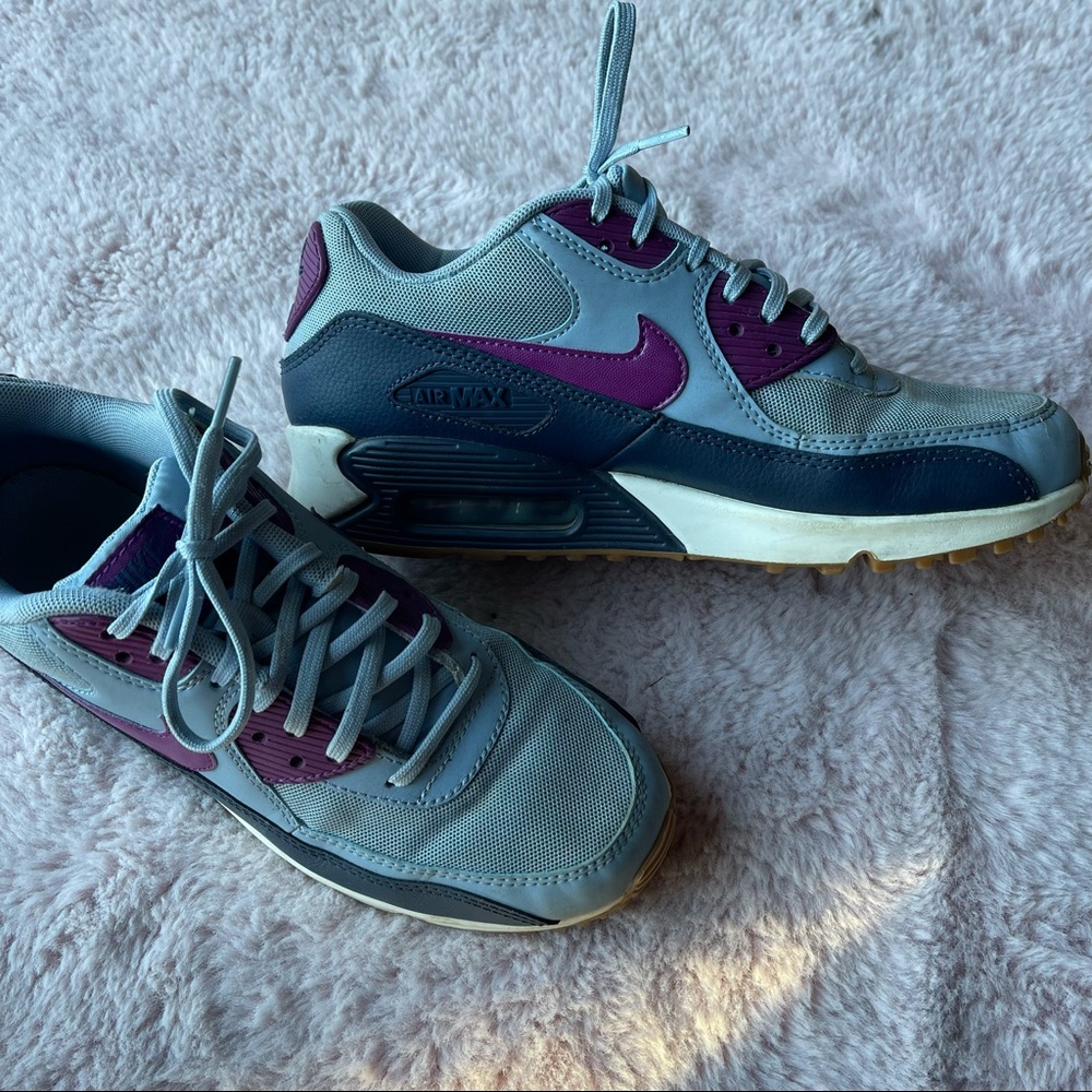 Nike Air Maxes size 9